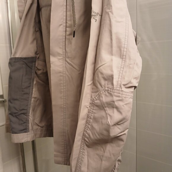 Arc’teryx Light Gray Windbreaker Shell - Picture 6 of 13